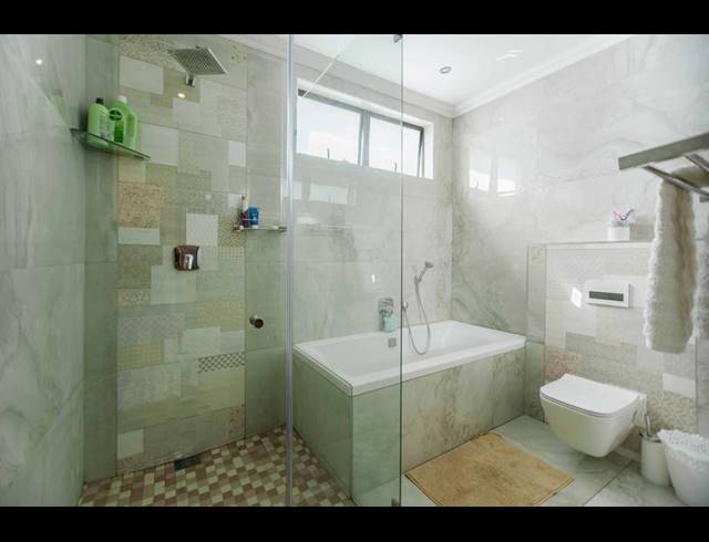 5 BEDROOM HOUSE FOR SALE IN COPPERLEAF ESTATE